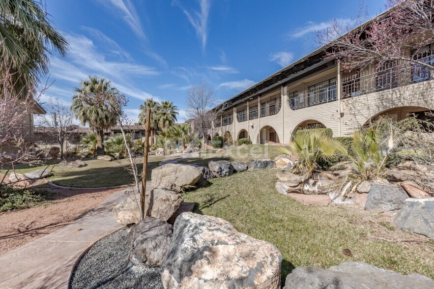747 E Saint George Blvd, St George, UT à vendre - Photo de l’immeuble – Image 3 sur 7