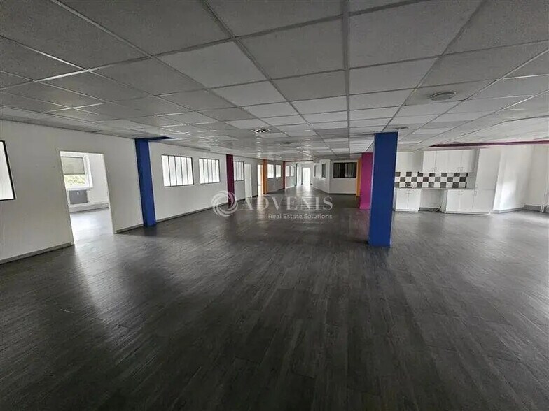 Bureau dans Montreuil à louer - Photo de l’immeuble – Image 2 sur 8