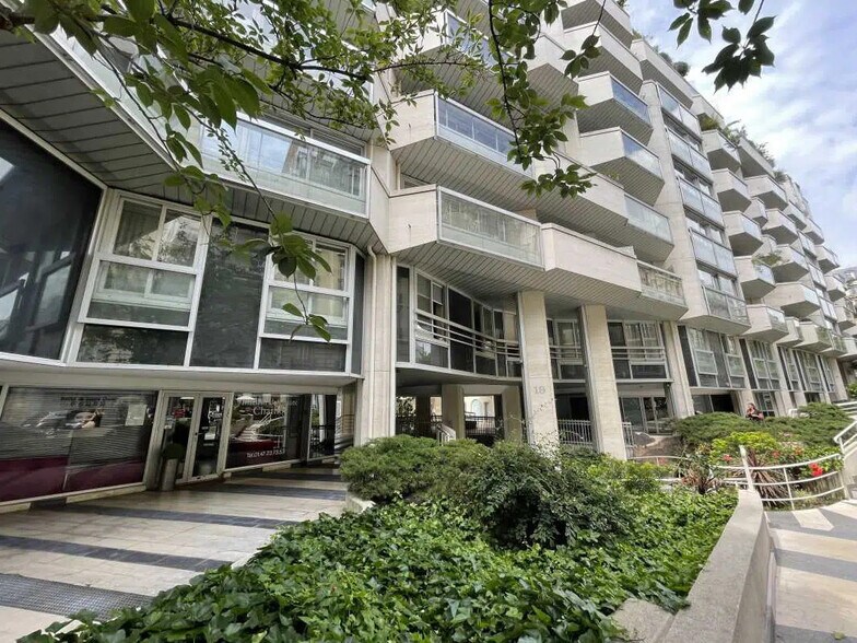 17-19 Rue De Chaillot, Paris à louer - Photo de l’immeuble – Image 1 sur 13
