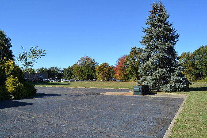 2135 Rt-35, Holmdel, NJ à vendre - Photo de l’immeuble – Image 3 sur 8