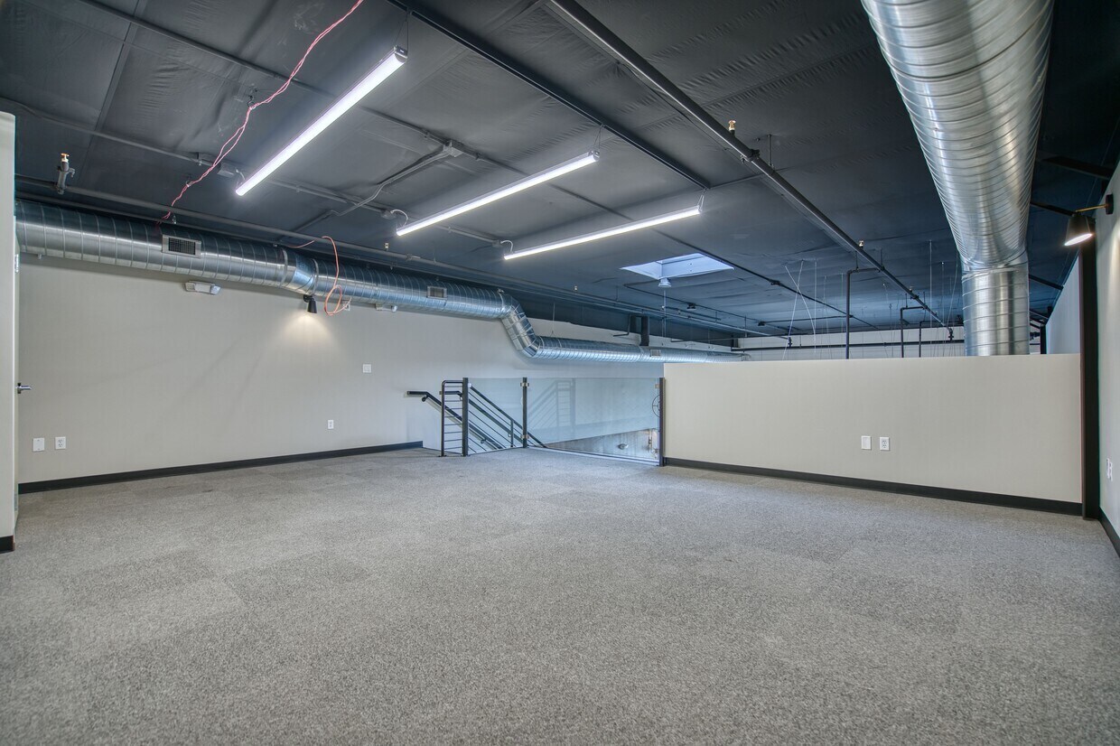11411 Business Park Cir, Firestone, CO 80504 - Lot 900 - - Photo intérieure - Image 2 of 6