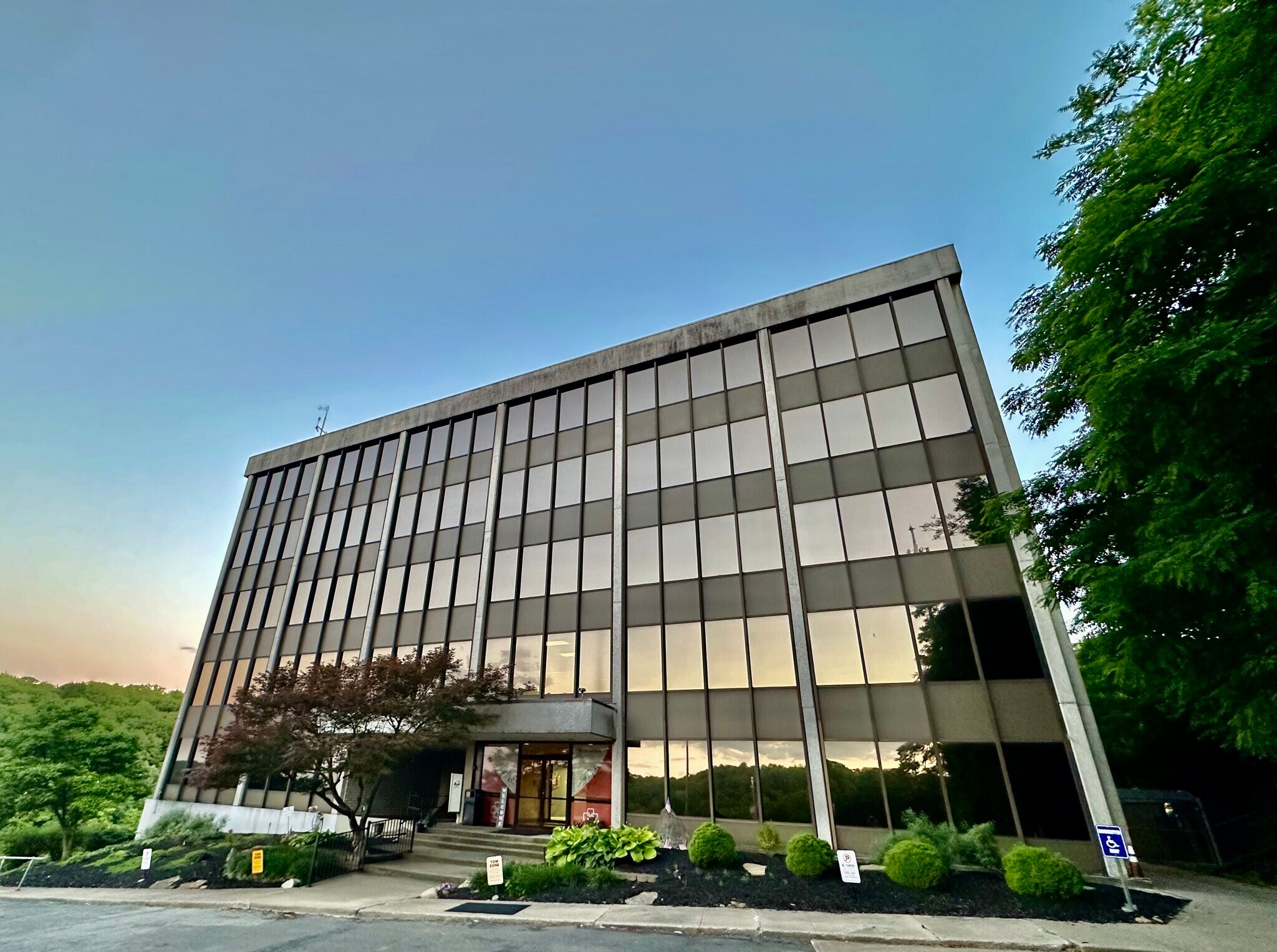 2300 Montana Ave, Cincinnati, OH à louer Photo de l’immeuble– Image 1 sur 11