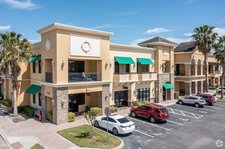 13574 Village Park Dr, Orlando, FL à louer - Photo de l’immeuble – Image 2 sur 6