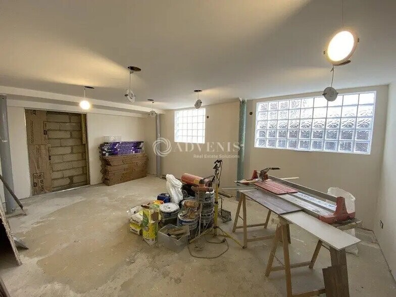 Bureau dans Coignières à louer - Photo de l’immeuble – Image 3 sur 6