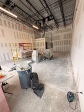 12611 SE Bonita Beach Rd, Bonita Springs, FL à louer Photo intérieure– Image 2 sur 5