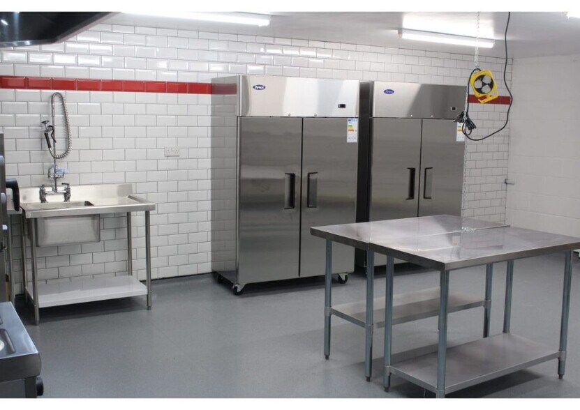 1 Dock Road, Londres à louer - Photo intérieure – Image 3 sur 5