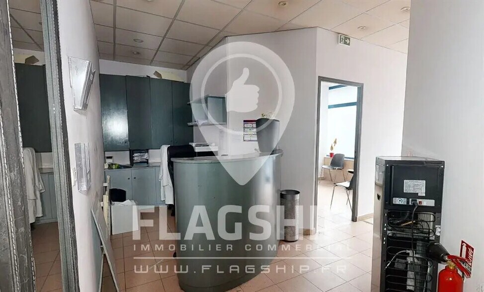 Local commercial dans Paris à vendre - Photo de l’immeuble – Image 2 sur 4