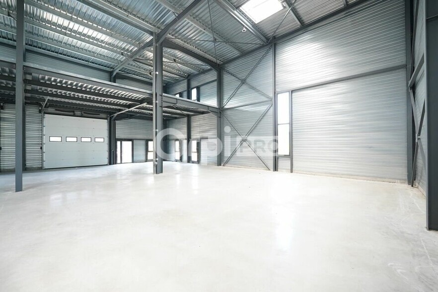 15 Rue Georges Charpak, Bourgoin-Jallieu à louer - Photo de l’immeuble – Image 1 sur 8