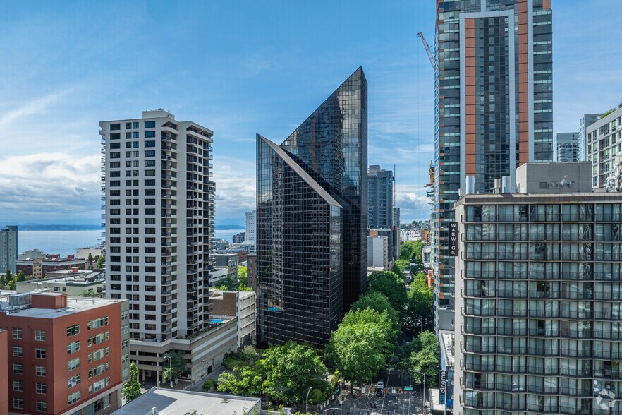 2101-2121 4th Ave, Seattle, WA à louer - Photo de l’immeuble – Image 1 sur 5