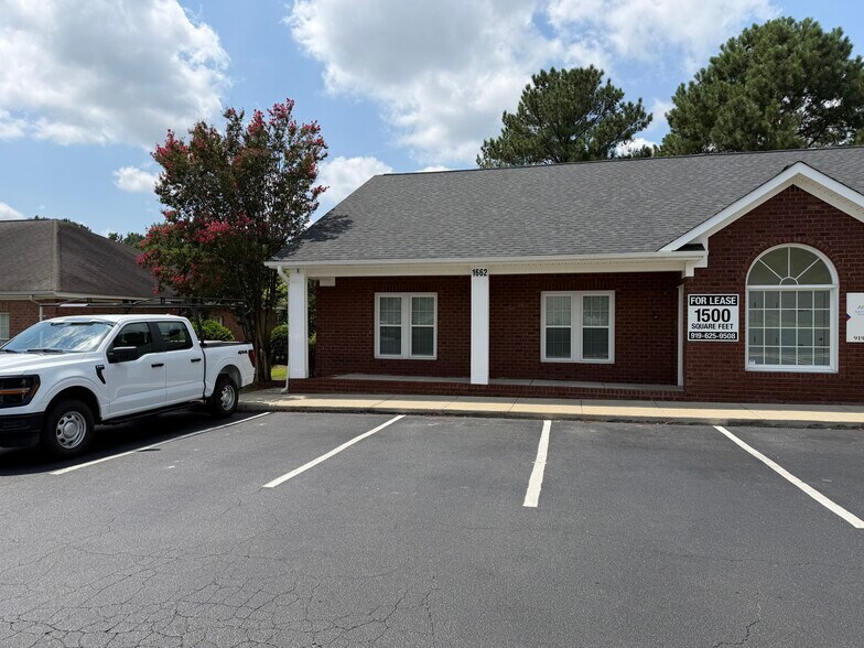 1662 E Booker Dairy Rd, Smithfield, NC à louer - Photo de l’immeuble – Image 3 sur 17