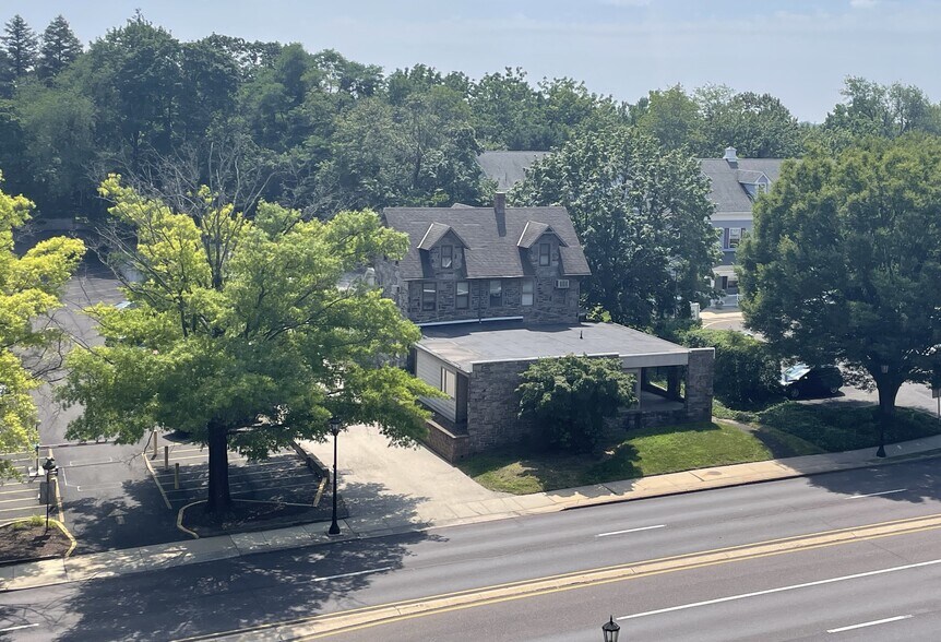 1327 Old York Rd, Abington, PA à vendre - Photo de l’immeuble – Image 1 sur 9