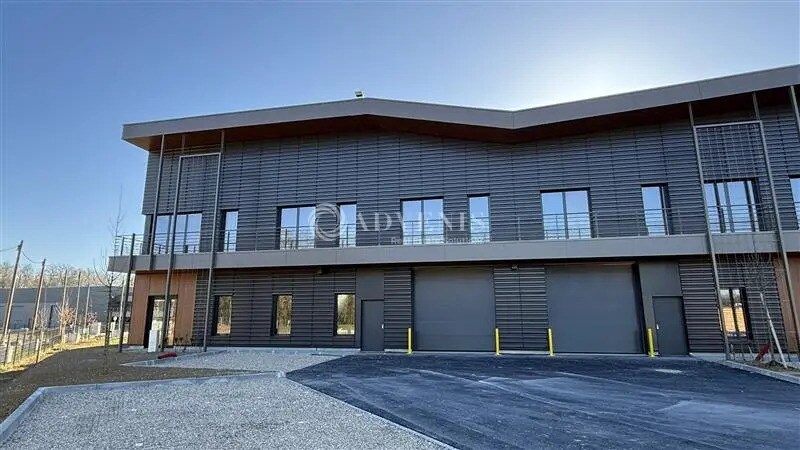 Local d’activités dans Coupvray à louer - Photo de l’immeuble – Image 2 sur 10