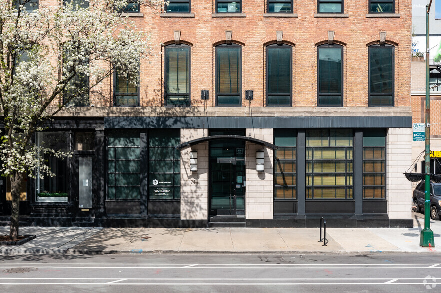 744 N Wells St, Chicago, IL à louer - Photo de l’immeuble – Image 1 sur 9