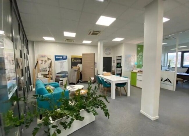 Plus de détails pour Bureau à louer