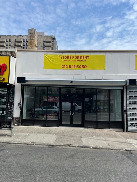 749-751 E Tremont Ave, Bronx, NY à louer - Photo de l’immeuble – Image 1 sur 8