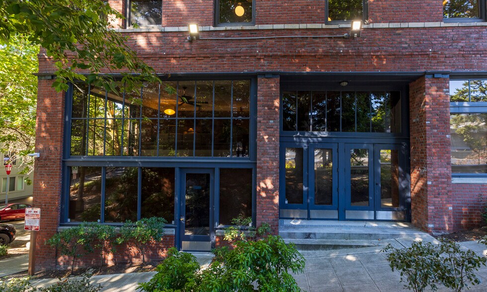 633 Yesler Way, Seattle, WA à louer - Photo de l’immeuble – Image 2 sur 15