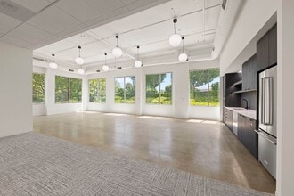 7525 Irvine Center Dr, Irvine, CA à louer Photo intérieure– Image 2 sur 11