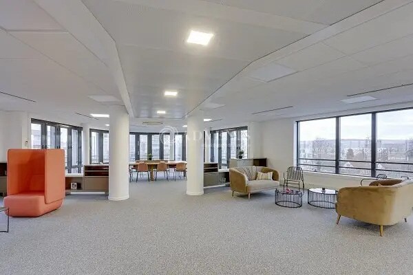 Bureau dans Rueil-Malmaison à louer - Photo intérieure – Image 3 sur 12