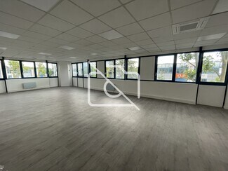 Plus de détails pour Local d'activités à louer