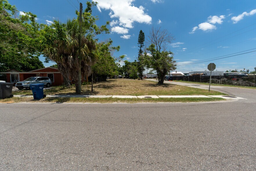 1206 27th Ave W, Bradenton, FL à vendre - Photo de l’immeuble – Image 3 sur 6
