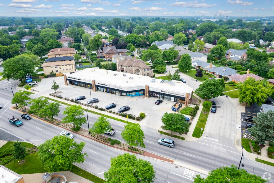 6921-6933 N Lincoln Ave, Lincolnwood, IL à louer - Photo de l’immeuble – Image 1 sur 1