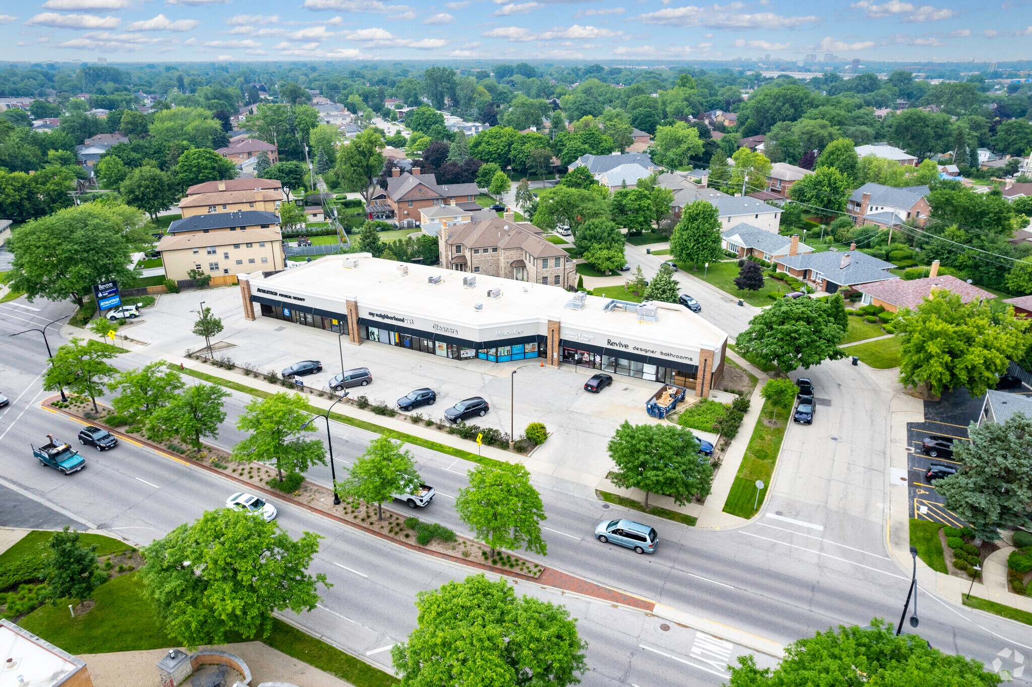 6921-6933 N Lincoln Ave, Lincolnwood, IL à louer Photo de l’immeuble– Image 1 sur 2