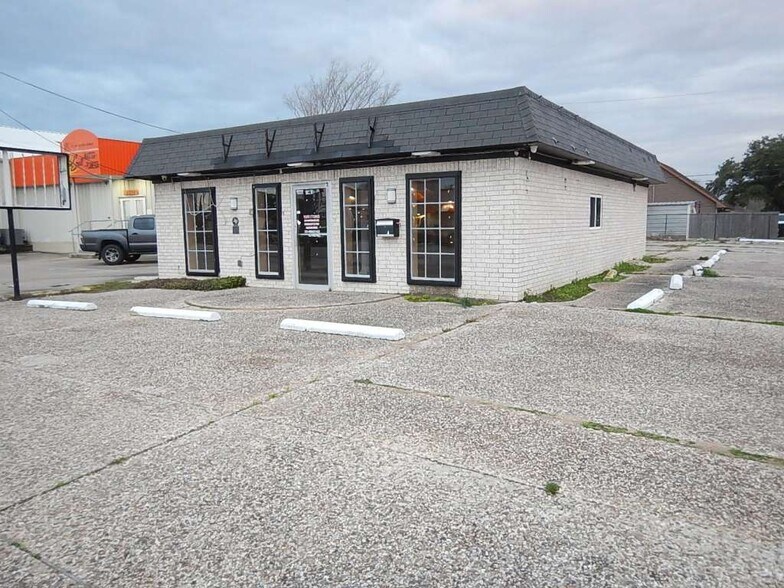3604 Nederland Ave, Nederland, TX à vendre - Photo de l’immeuble – Image 2 sur 9