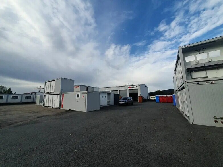 Local d'activités dans Bassens à vendre - Photo de l’immeuble – Image 1 sur 7