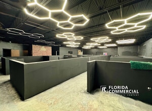 8276-8297 S US Hwy 1, Port Saint Lucie, FL à louer Photo intérieure– Image 2 sur 10