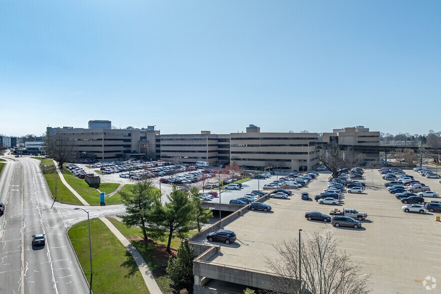 1401 Harrodsburg Rd, Lexington, KY à louer - Photo principale – Image 1 sur 53