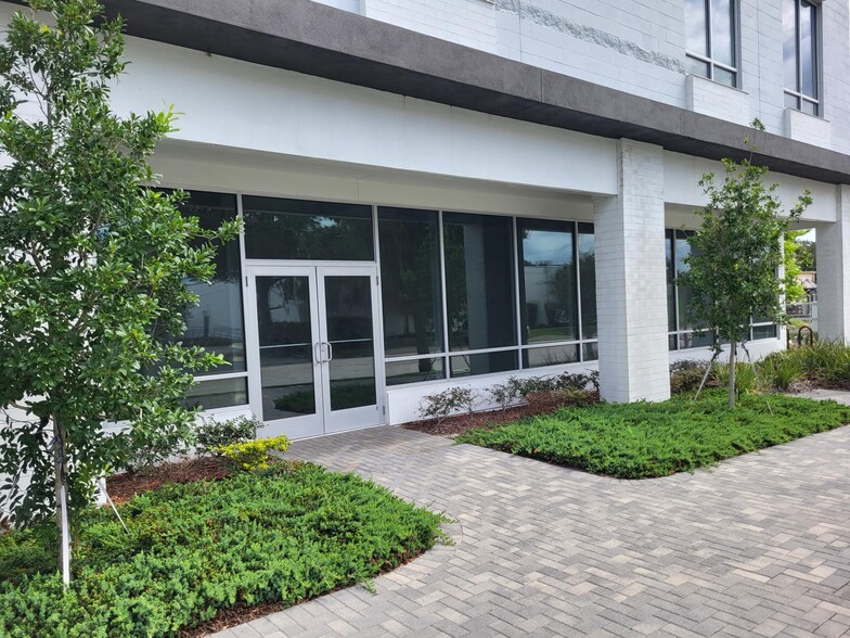 408 N Primrose Dr, Orlando, FL à louer - Photo de l’immeuble – Image 2 sur 4