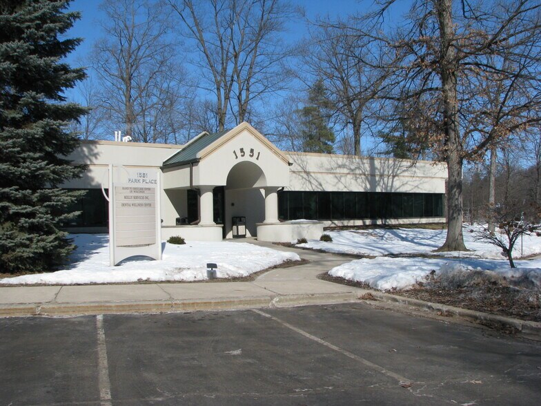 1525-1551 Park Pl, Ashwaubenon, WI à louer - Photo de l’immeuble – Image 3 sur 6
