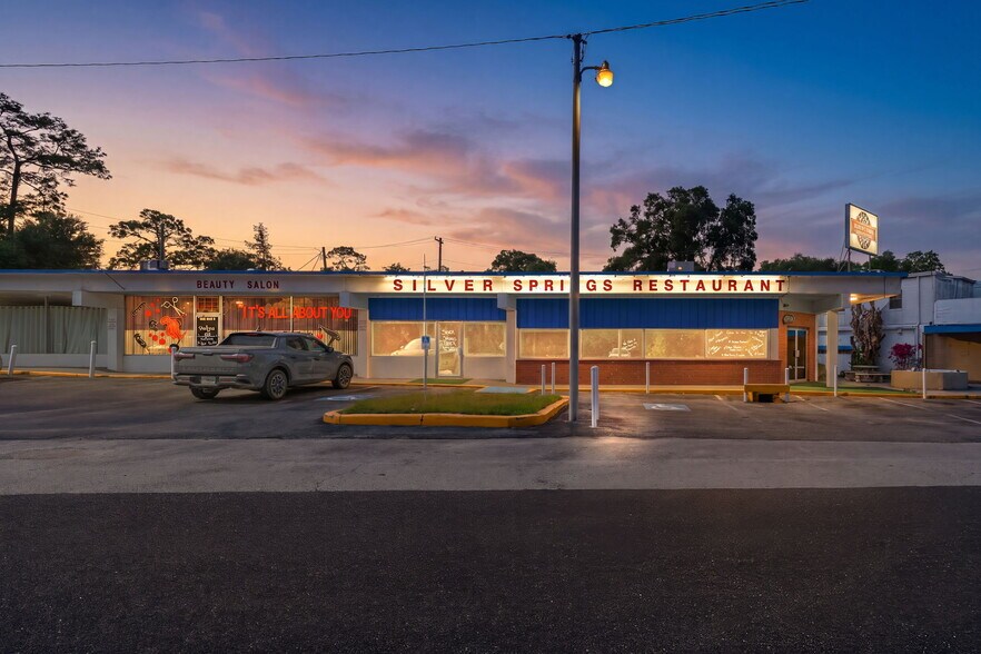5300 E Silver Springs Blvd, Silver Springs, FL à louer - Photo de l’immeuble – Image 2 sur 4