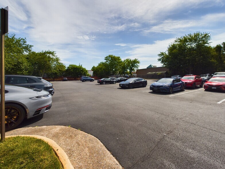 14012-14018 Sullyfield Cir, Chantilly, VA à louer - Photo de l’immeuble – Image 2 sur 8