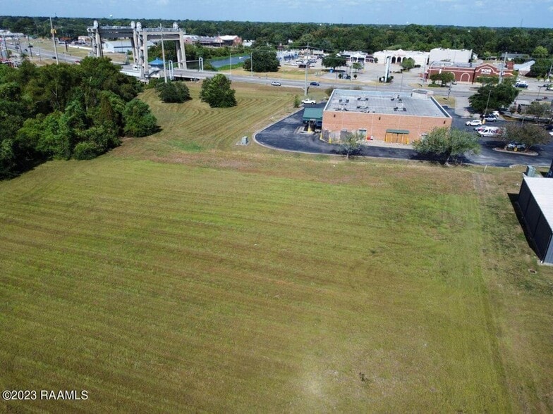 N. Lewis & Parkview St, New Iberia, LA à vendre - Aérien – Image 2 sur 12