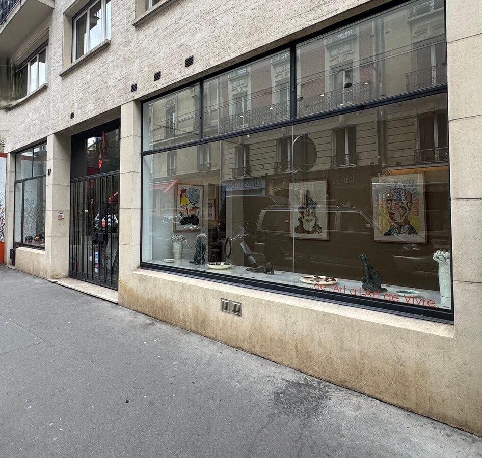 27 Rue Guersant, Paris, PAR 75017 - - - Photo intérieure - Image 2 of 4