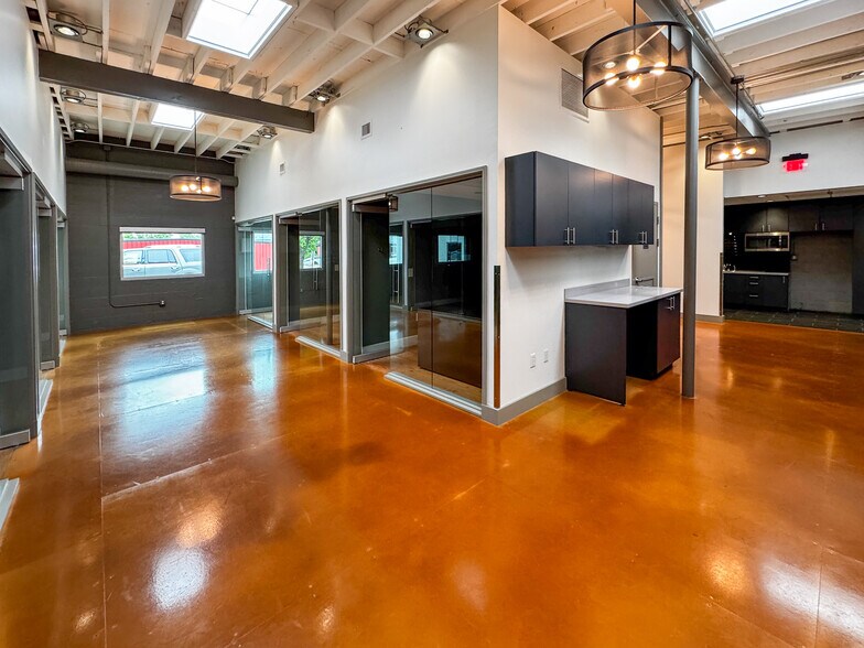 707 N West St, Raleigh, NC à louer - Photo de l’immeuble – Image 3 sur 39