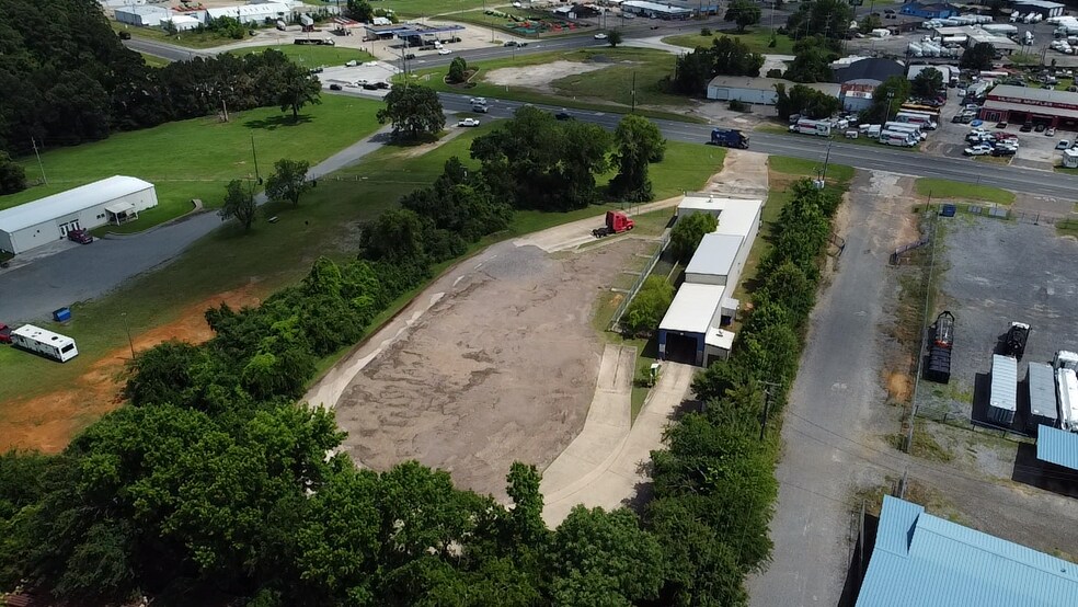 2721 E SH 31, Kilgore, TX à louer - Photo de l’immeuble – Image 3 sur 3