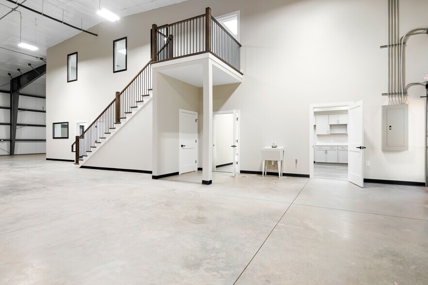 359 Cornelius Rd, Mooresville, NC à vendre - Photo de l’immeuble – Image 2 sur 40