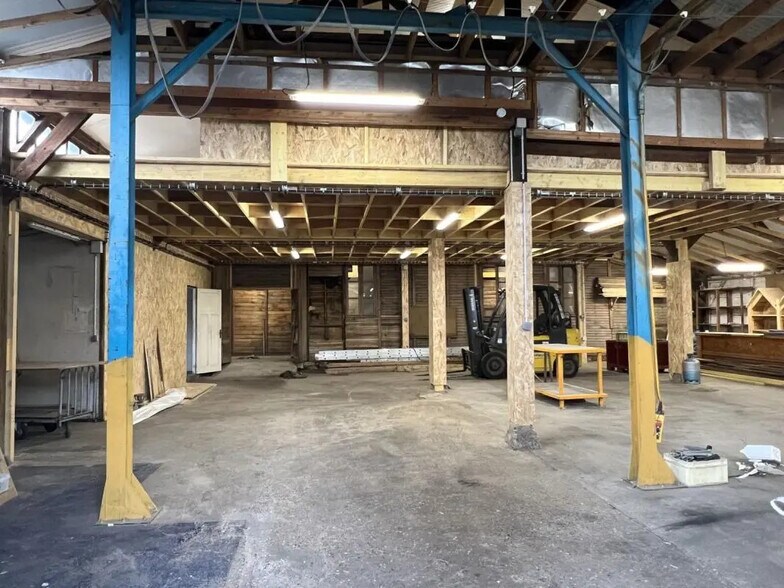 Local d’activités dans Vernon à louer - Photo intérieure – Image 2 sur 5