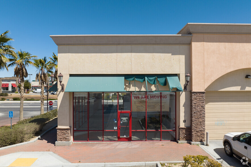 15669 Roy Rogers Dr, Victorville, CA à louer - Photo de l’immeuble – Image 3 sur 6