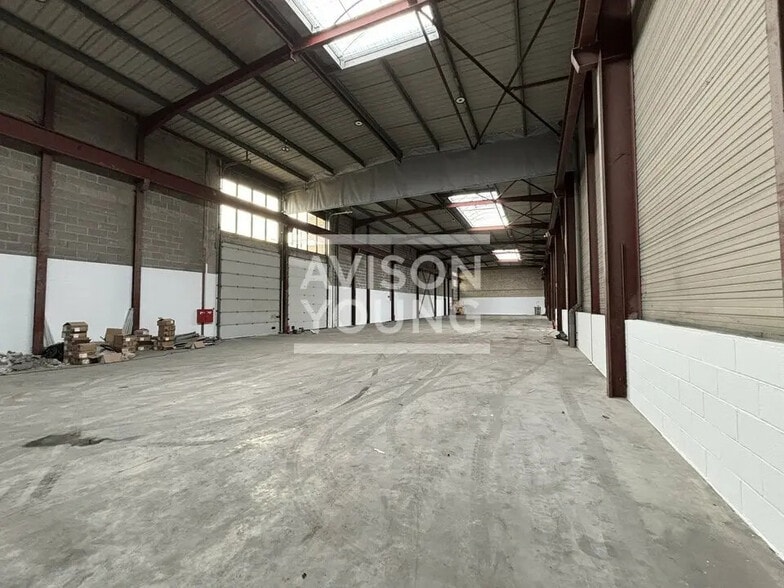 Local d’activités dans Le Thillay à louer - Photo intérieure – Image 2 sur 4