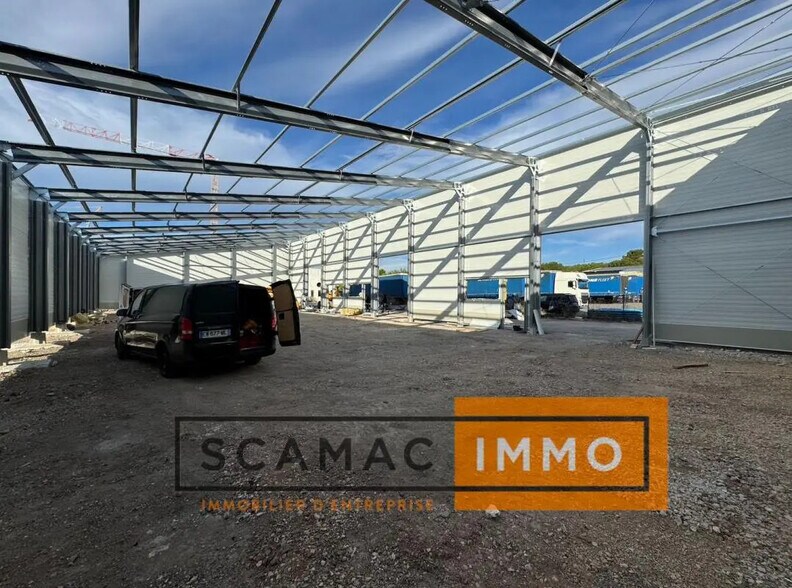 Industriel/Logistique dans Rognac à louer - Photo de la construction – Image 2 sur 7