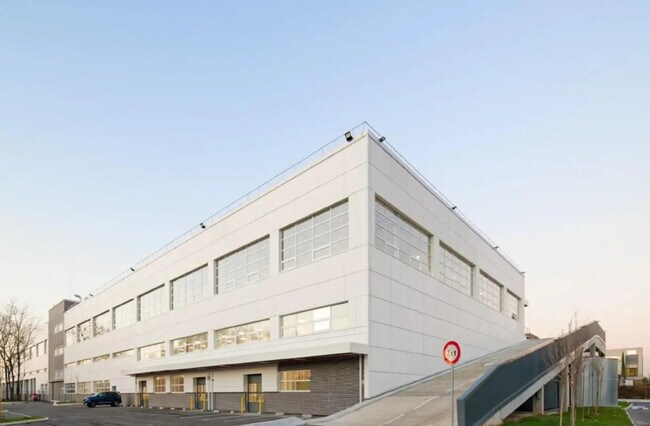 Plus de détails pour 56 Avenue Louis Roche, Gennevilliers - Bureau, Local d'activités à louer