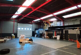 Plus de détails pour Local d'activités à louer