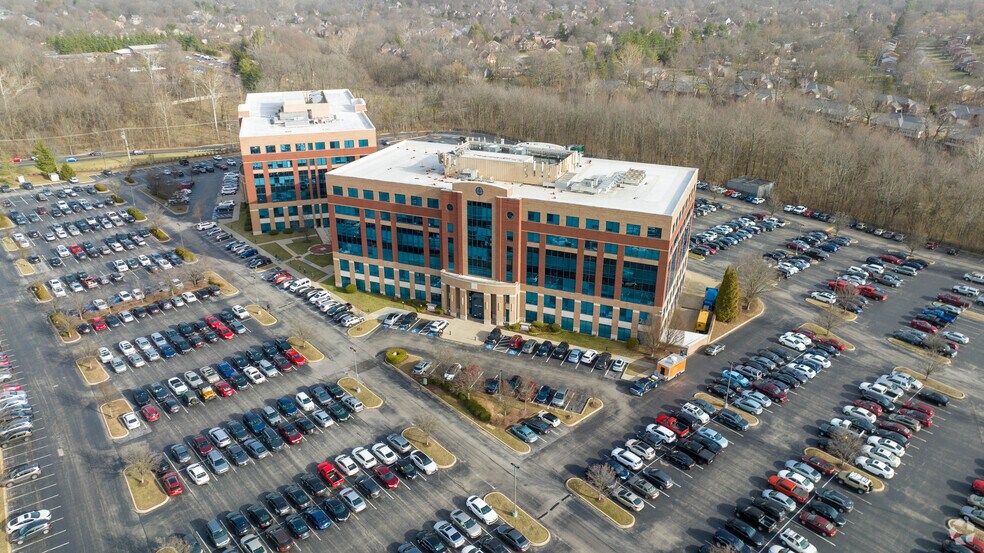 10300 Ormsby Park Pl, Louisville, KY à louer - Aérien – Image 2 sur 10