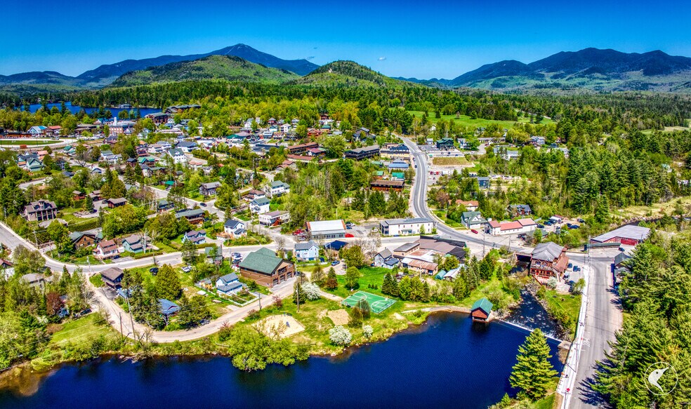 6137 Sentinel Rd, Lake Placid, NY à vendre - Photo de l’immeuble – Image 2 sur 5