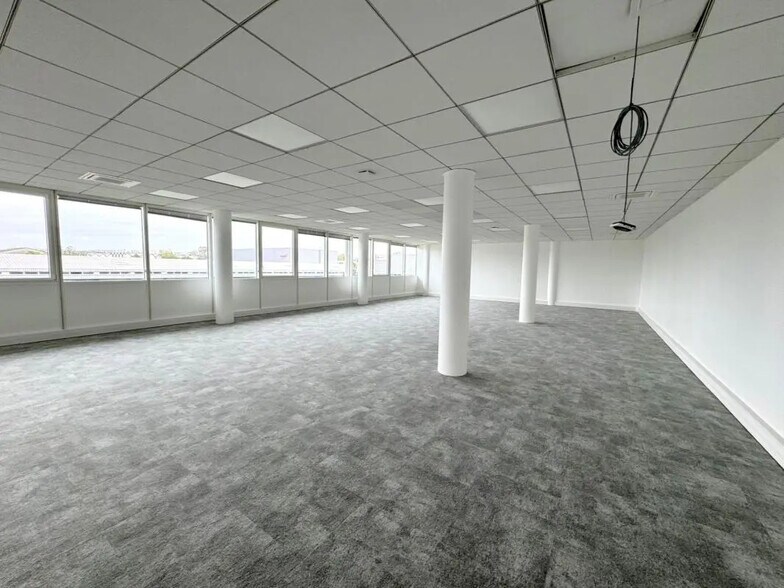 Bureau dans Argenteuil à louer - Photo de l’immeuble – Image 1 sur 21