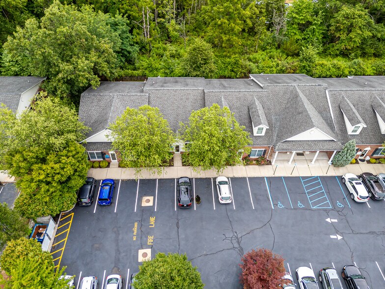 1555 Ruth Rd, North Brunswick, NJ à vendre - Aérien – Image 3 sur 24