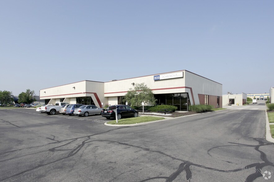 4350 Equity Dr, Columbus, OH à louer - Photo principale – Image 1 sur 10